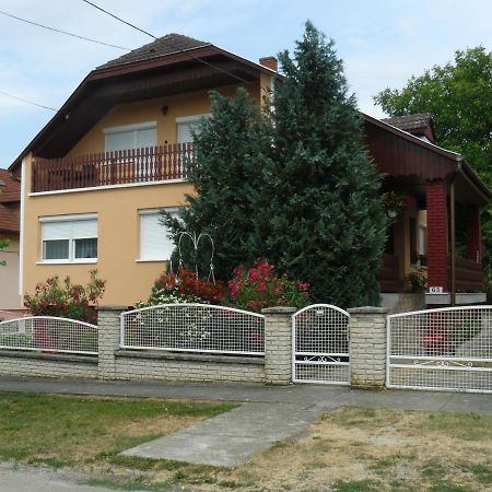 Zsuzsi Apartman Залакарош Екстер'єр фото