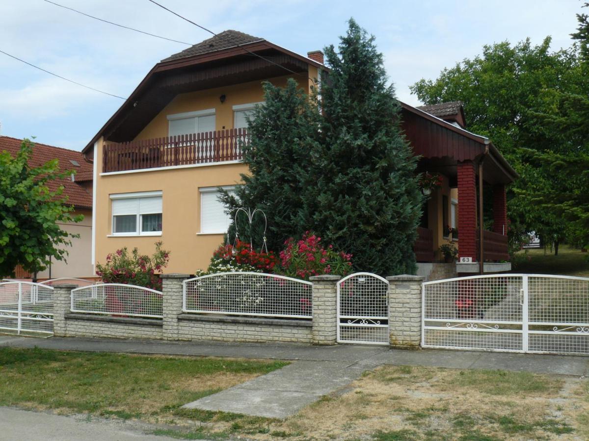 Zsuzsi Apartman Залакарош Екстер'єр фото